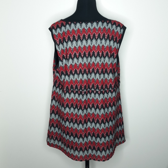 Torrid Metallic Chevron Pattern Top 2X Bla… - Picture 3 of 7